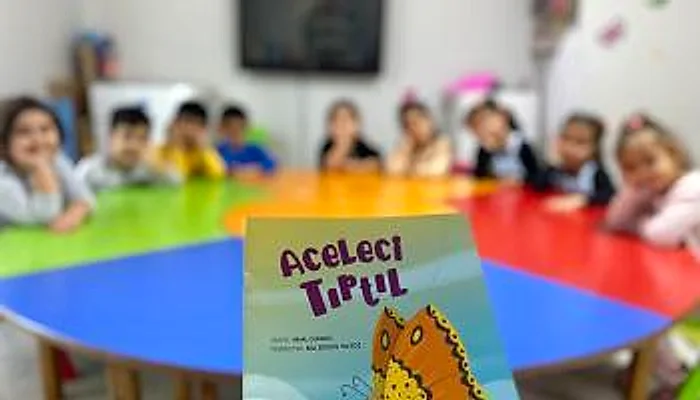 Paraşüt üzerinde hikâye saati